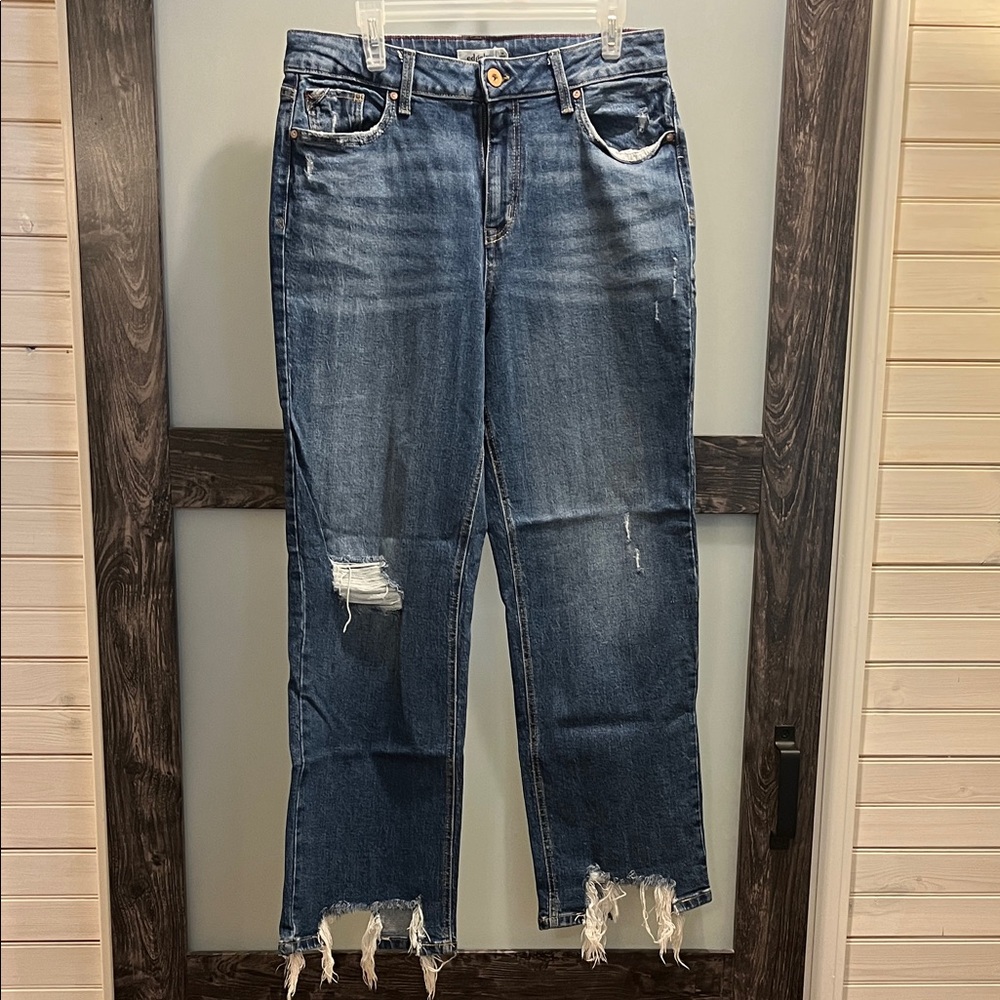 Stylish Distressed Cropped Jeans in Blue